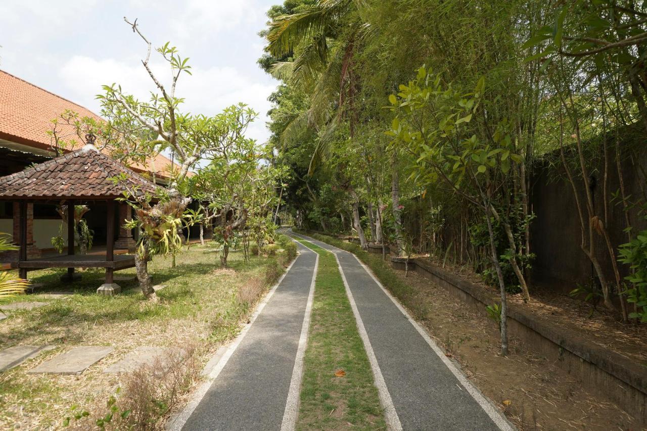 Oyo 1840 Kubu Ubud Hotel Esterno foto